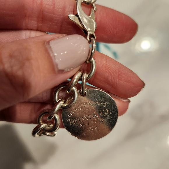 Return to Tiffany Circle Charm Bracelet - Picture 2 of 5